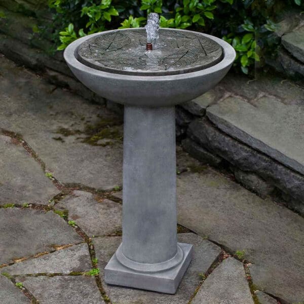 Campania Hydrangea Leaves Birdbath Fountain